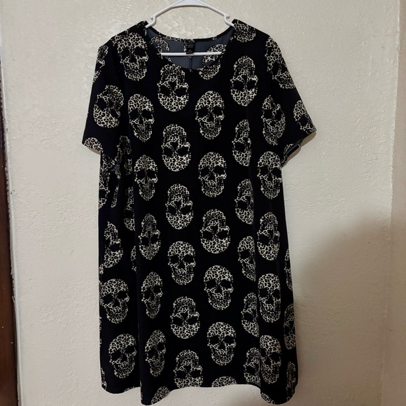 🔥5 for $25🔥 Emery Rose Plus Size Leopard Skull Print Goth Dress - Picture 2 of 7
